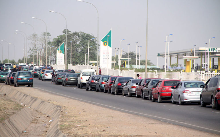 Long queues as petrol scarcity hits Abuja!