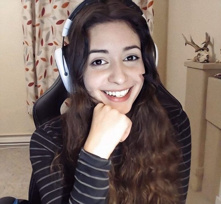 Sweet Anita biography: Age, career, net worth and boyfriend of the 30-year-old streamer who is not shy to talk about her Tourette’s syndrome disease! 