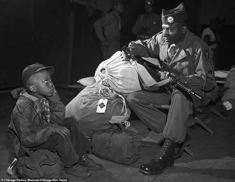 Incredible archival images show Chicago’s people, places and World War II soldiers during the ’40s