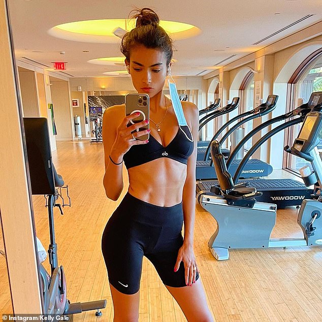 Kelly Gale showcases her insane abs in skimpy workout gear