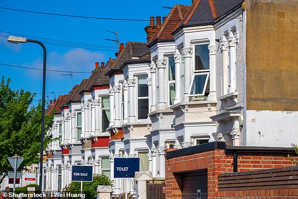 Average UK house prices end year at record £254,822