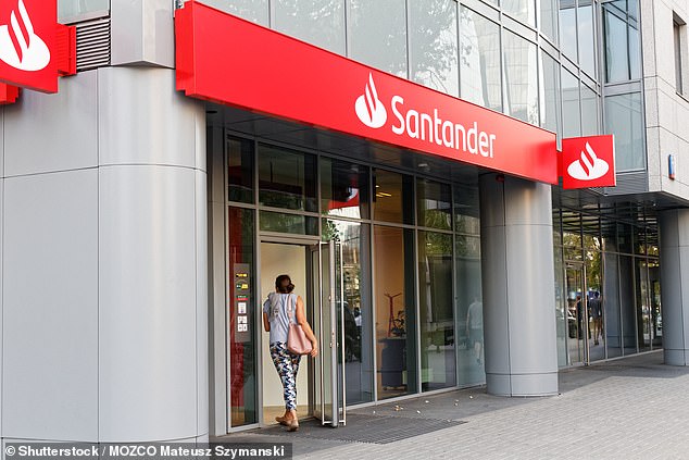 Santander to ask tens of thousands to return funds after accidentally paying £130m, say experts