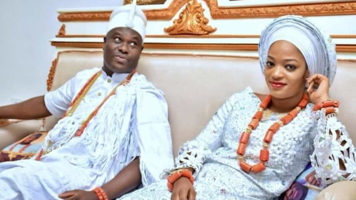 Breaking! Ooni of Ife's wife, Queen Silekunola announces divorce! 1