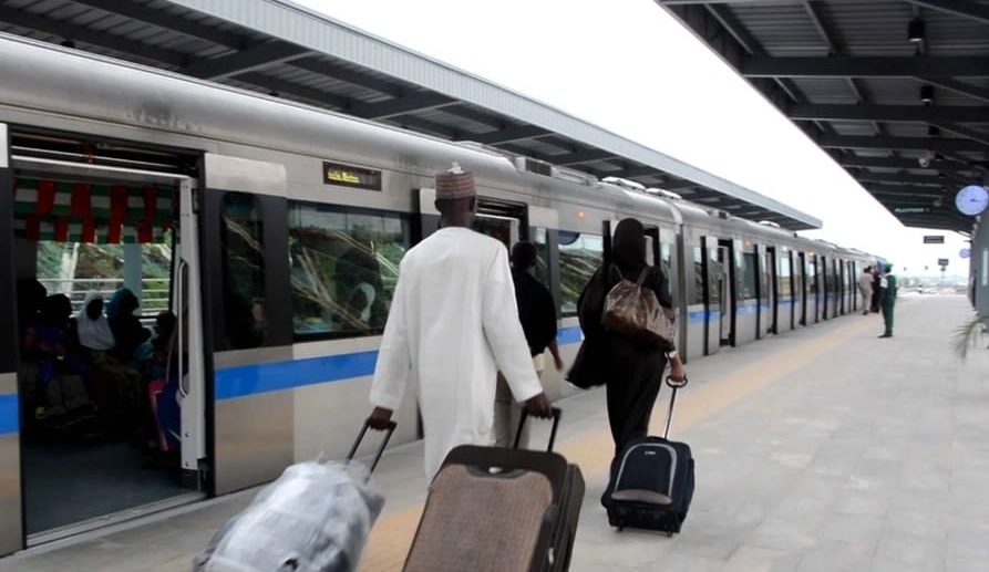 Yelutide: Nigerians to enjoy free train rides from Friday to Monday! - FG 1