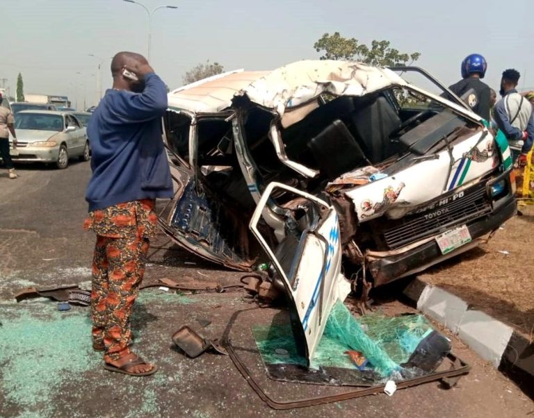 Fifteen injured in Osun motor accident