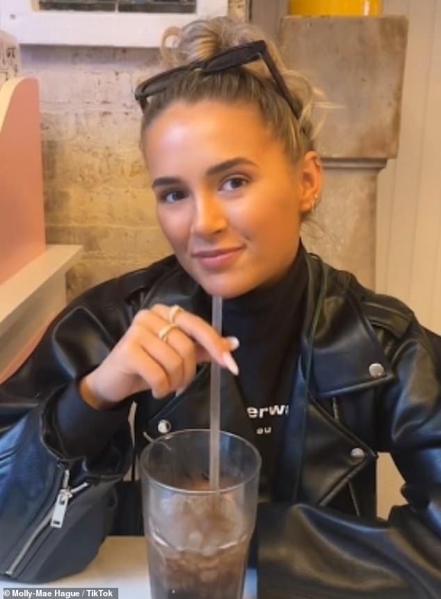 Molly-Mae Hague 'hides her left hand' in video from New York as rumours Tommy Fury will propose grow 1