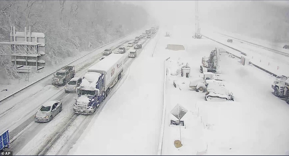 Hundreds of drivers stranded on I-95 in Virginia after the region is pummeled by major snowstorm 1