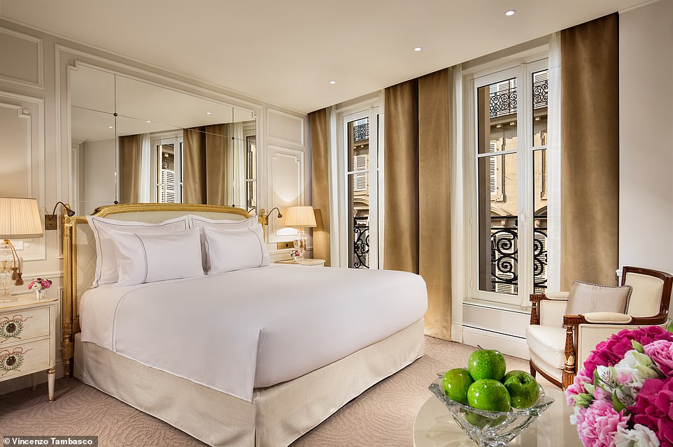 France holidays: A review of the Hotel Splendide Royal Paris located near the Champs-Elysees 1