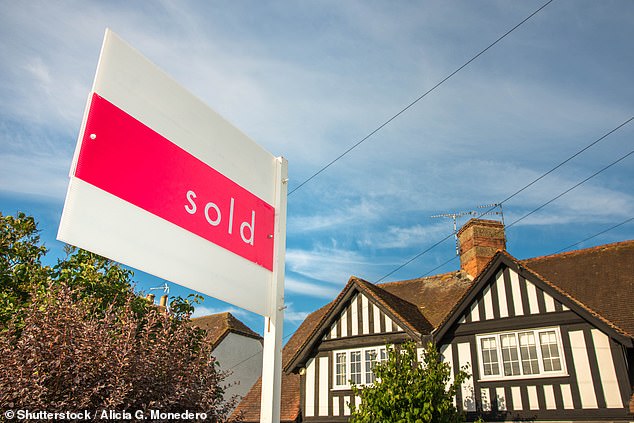 House prices shot up £25k in a year in November 2021, ONS says 1