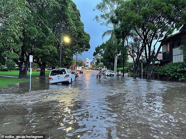 Australia weather: Storm SMASHES Sydney as dangerous flash flooding leaves streets under water