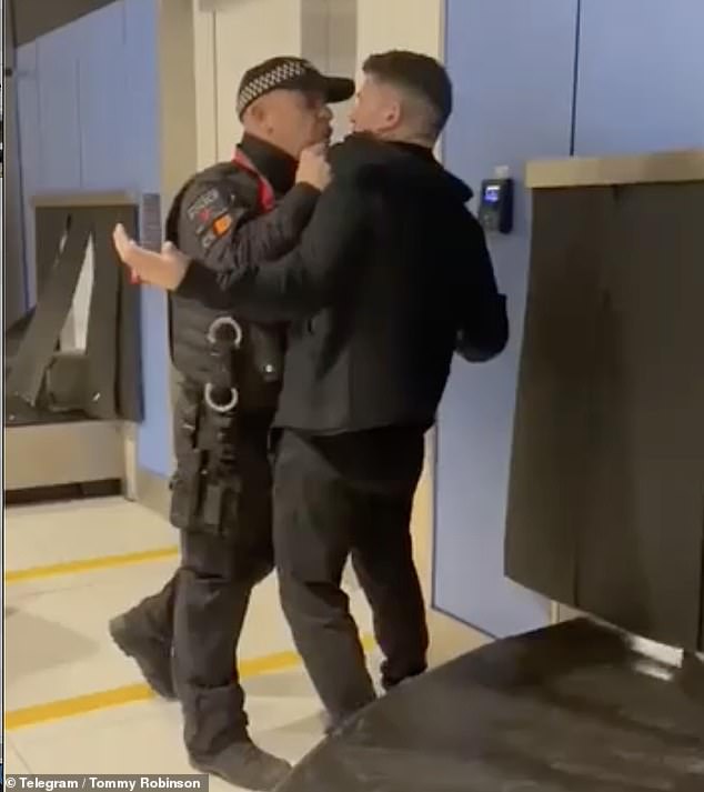 Tommy Robinson held by police at Manchester airport after being ‘thrown out of Mexico’