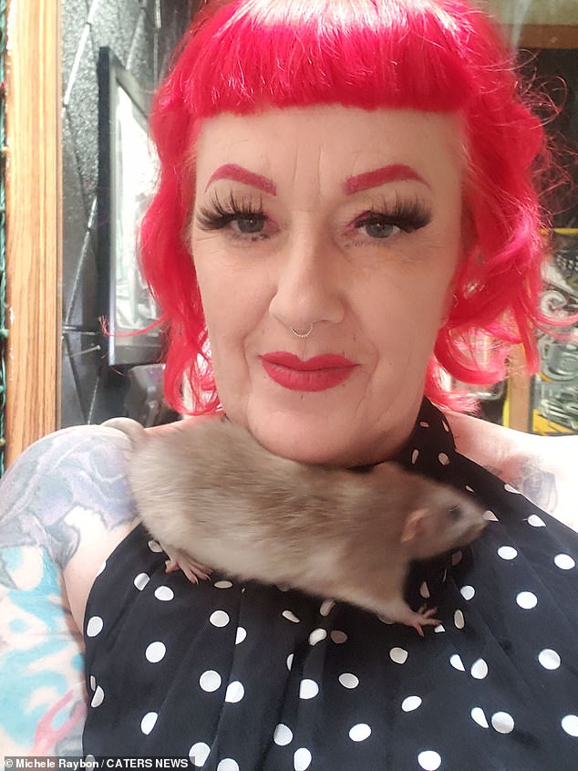 Rodent mad woman who bathes her 50 pet rats in kitchen sink goes viral 
