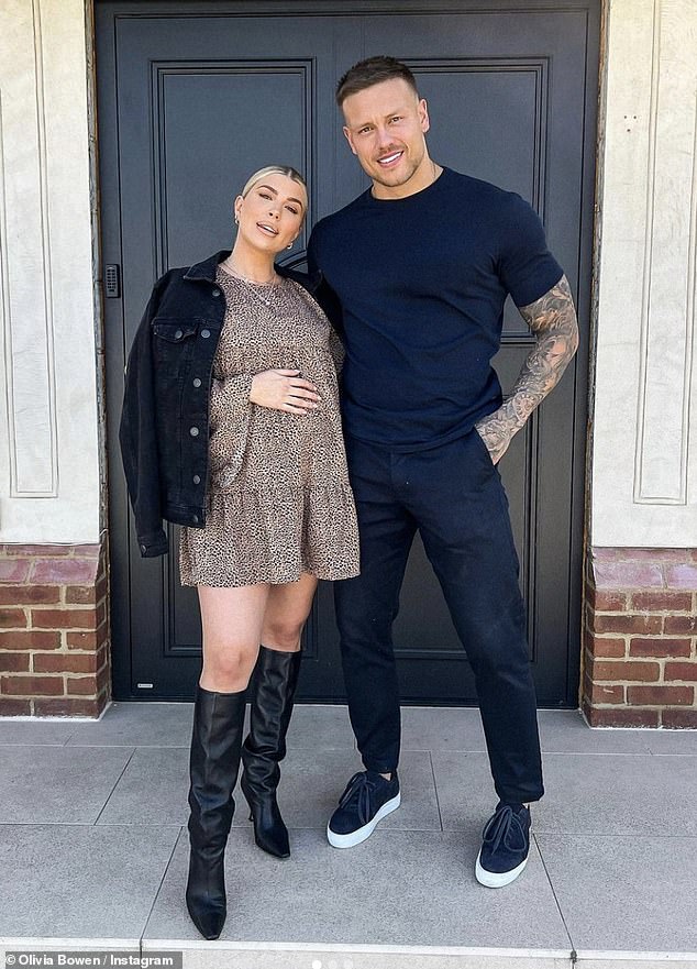 Alex Bowen details the impromptu moment he told his pregnant wife Olivia he loved her