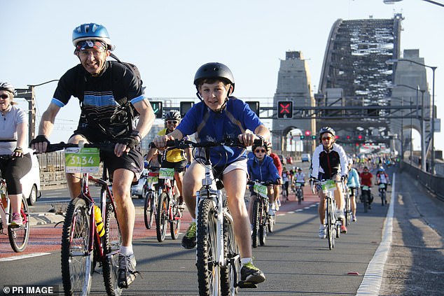 Calls for Australia to introduce a new riders license for cyclists