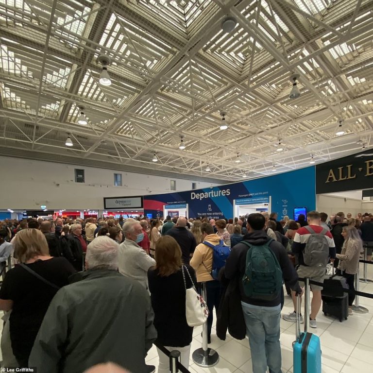 Queues at Manchester and Birmingham Airport: Holidaymakers complain of long queues this morning