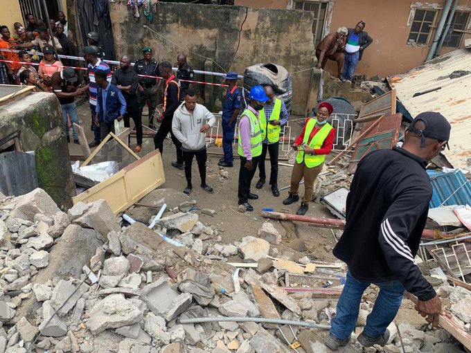 Breaking! Two-storey building collapses in Onipanu Lagos!