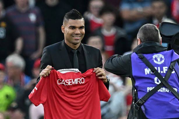 Casemiro completes Manchester United move