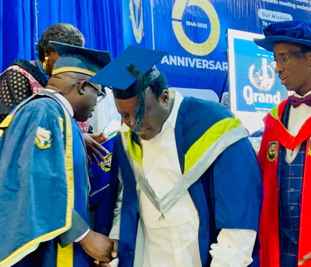 Fuji Musician, Saheed Osupa Celebrates As He Graduates With Second Class Upper From University Of Ibadan! Pictures